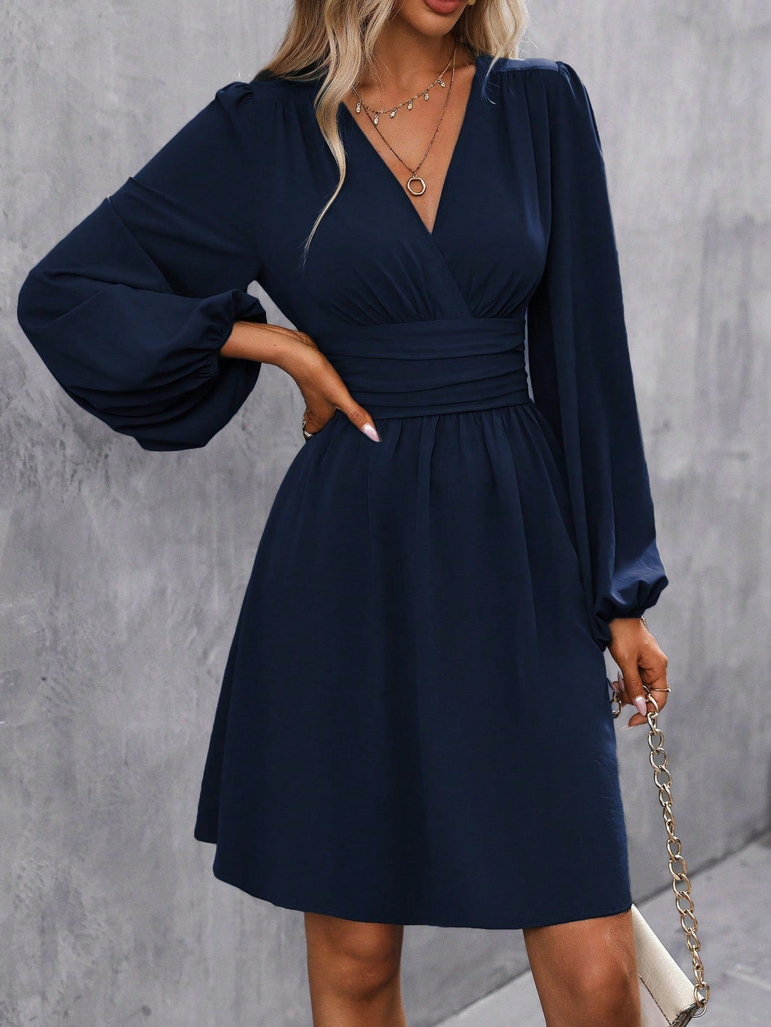 Bella - Elegant Pleated Midi Dress