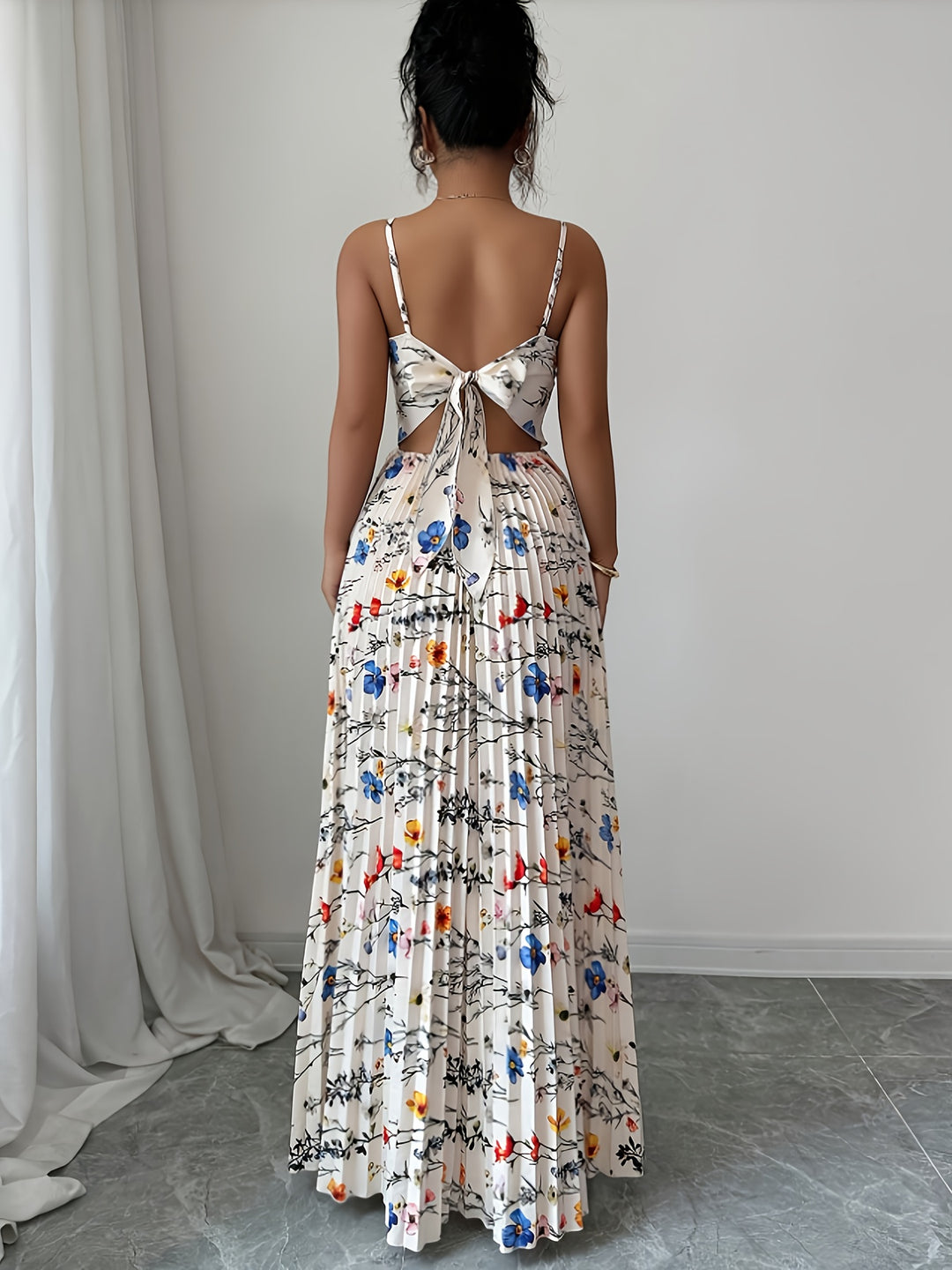 Iris - Elegant Floral Pleated Maxi Dress